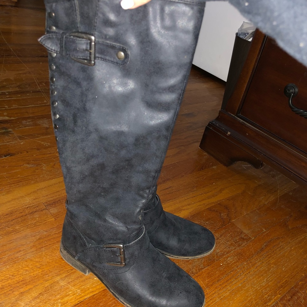 Black boots